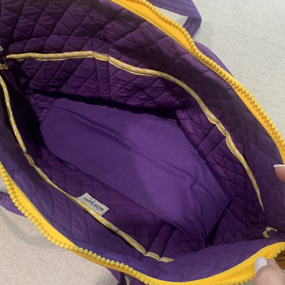 NWT East Carolina quilted tote with six inside pockets and one outside pocket - Picture 2 of 5